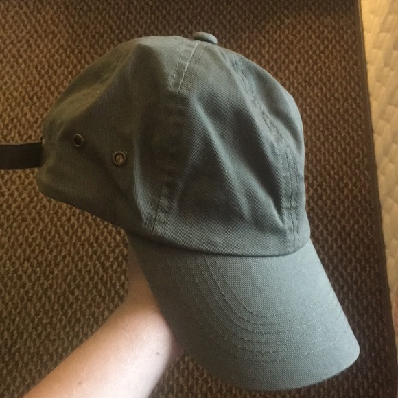 Urban Outfitters Accessories - 🌿Basic green hat🌿